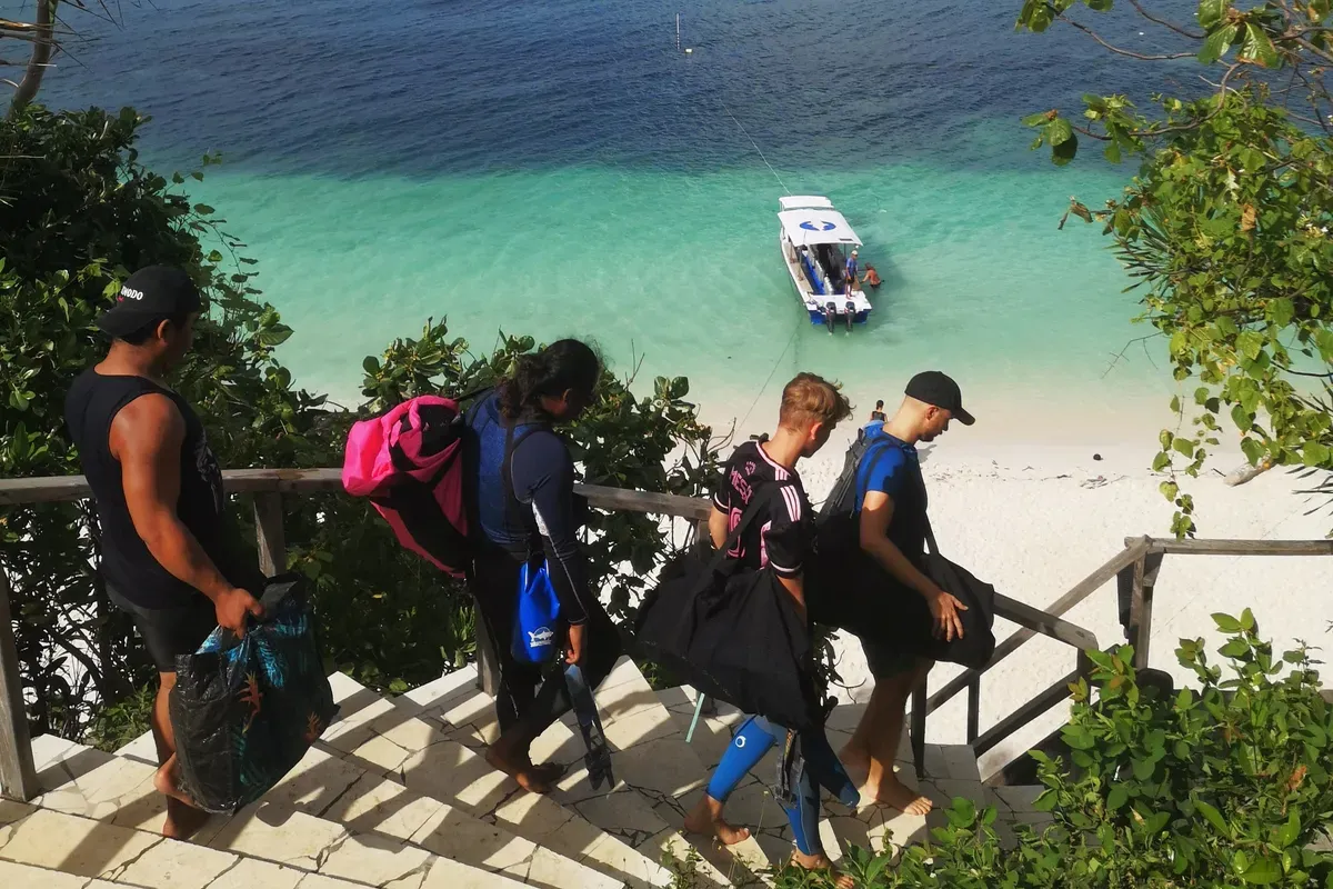 Divers preparing for a dive